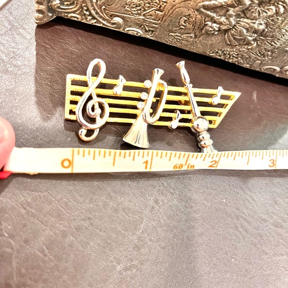 Vintage new old stock tremble clef musical instruments brooch - Picture 3 of 3